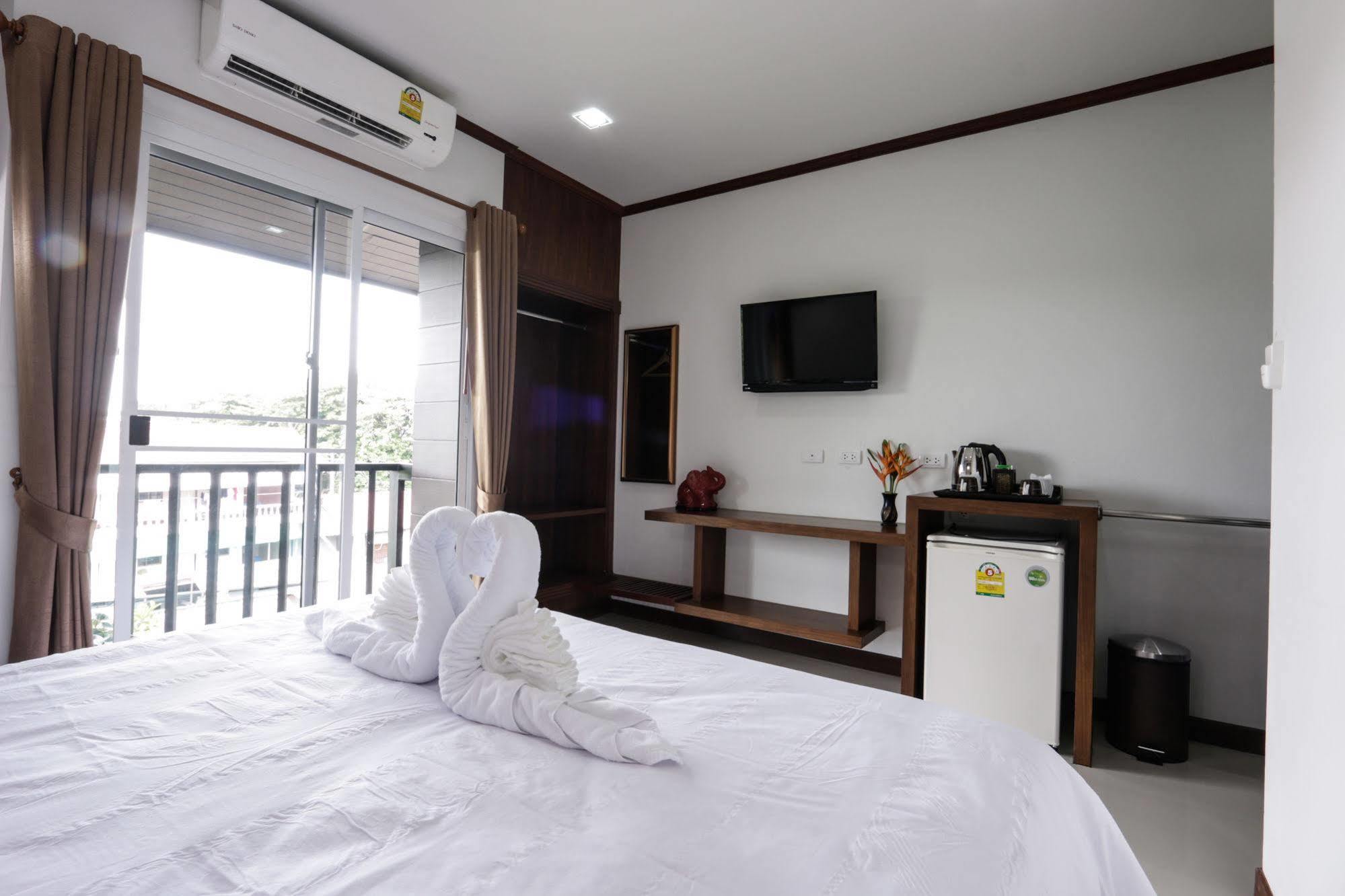 Cozytel Chiangmai Hotel Chiang Mai Exterior foto